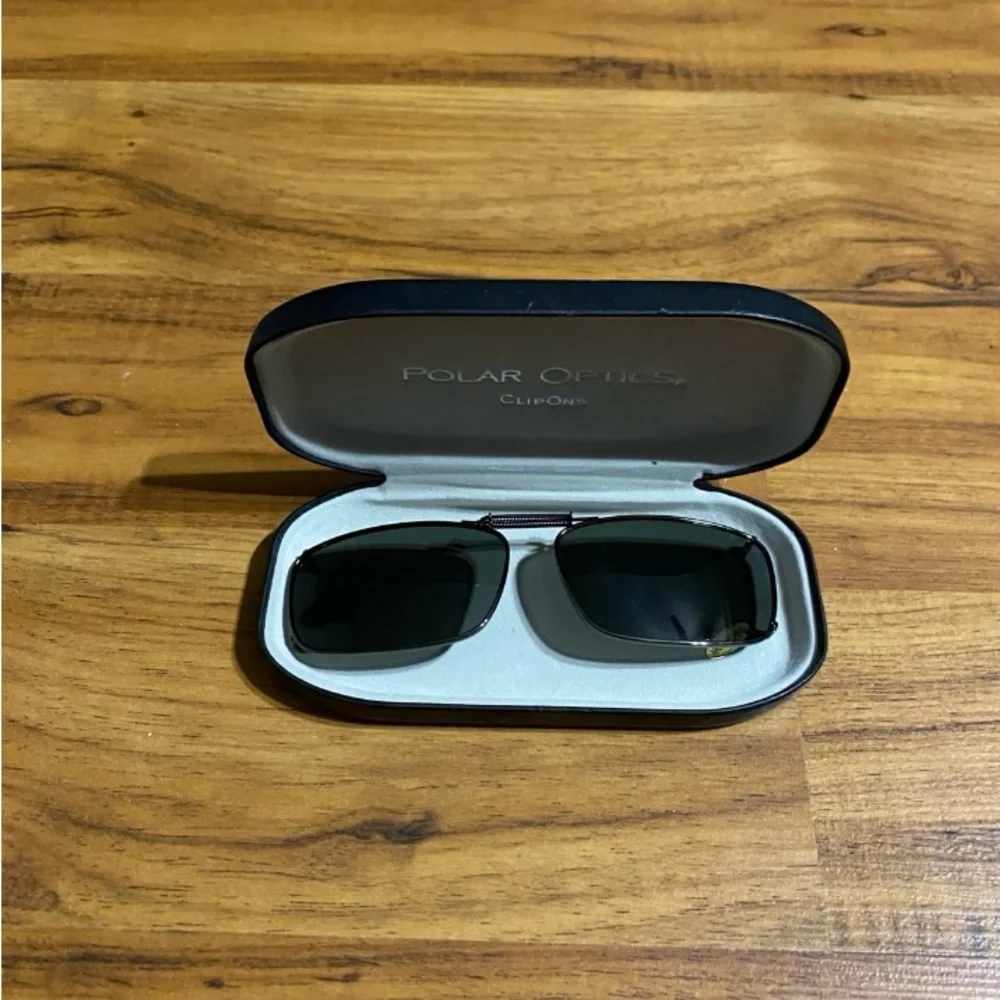 Polar Optics Polarized Clip On Expandable Sunglasses Clam Shell Hard Case 🎉HP🎉 - Picture 3 of 12